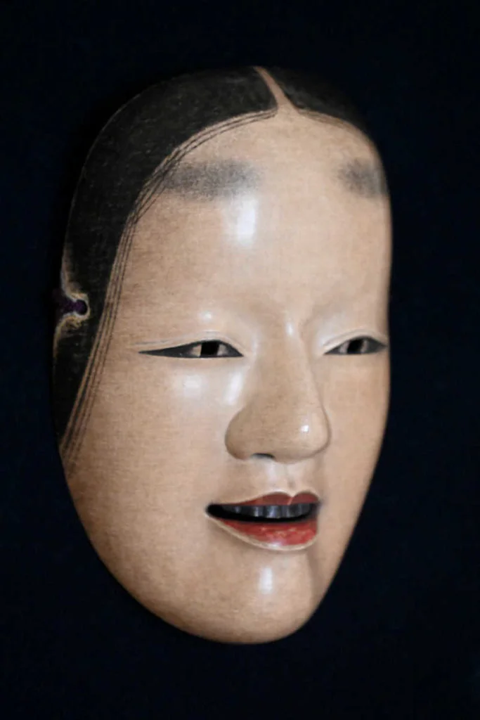 木彫り　能面 Amazon.co.jp: [AiO JAPAN] 般若面 匠の技術で彫られた壁掛け用木彫り